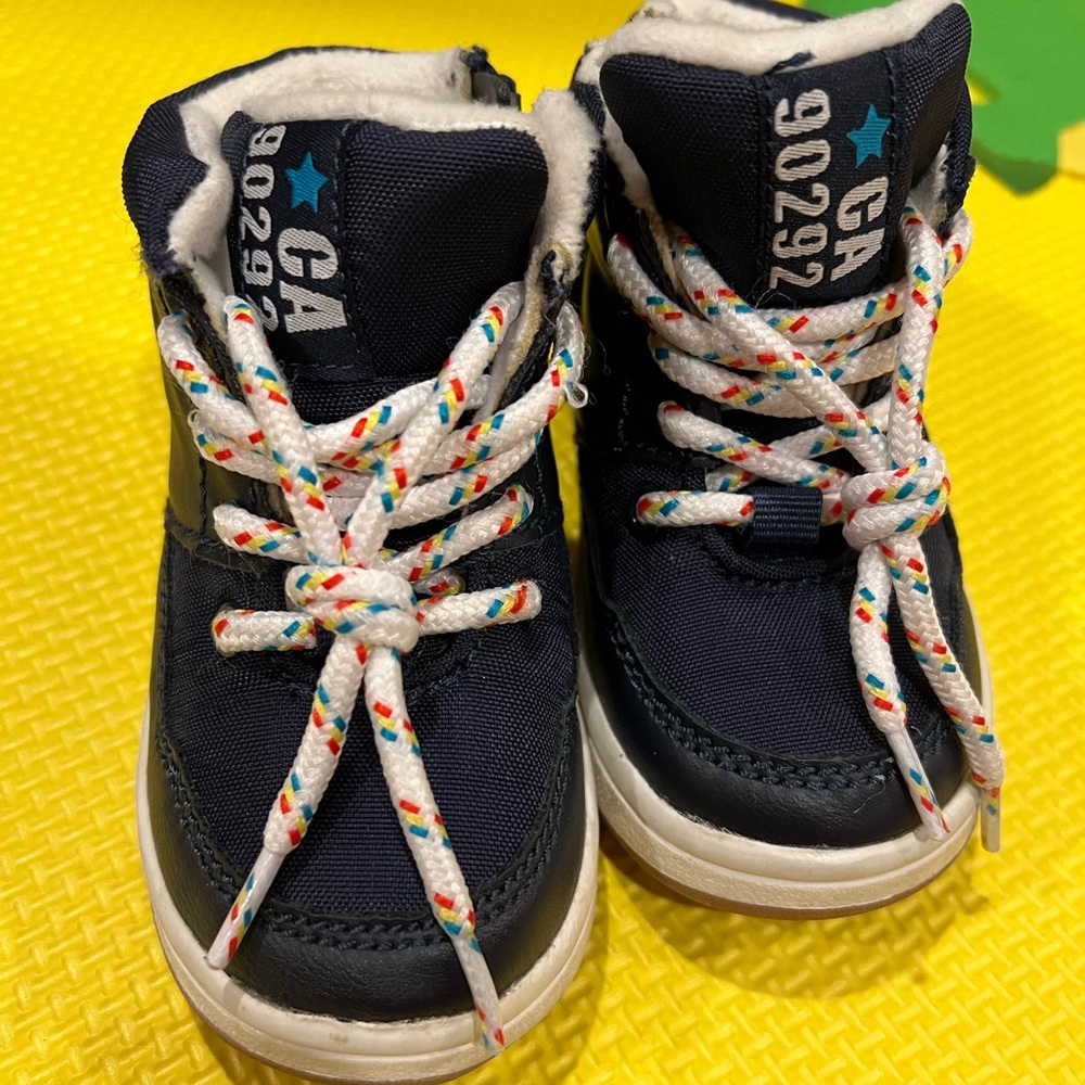 Baby shoes for the fall / winter US size 4-5